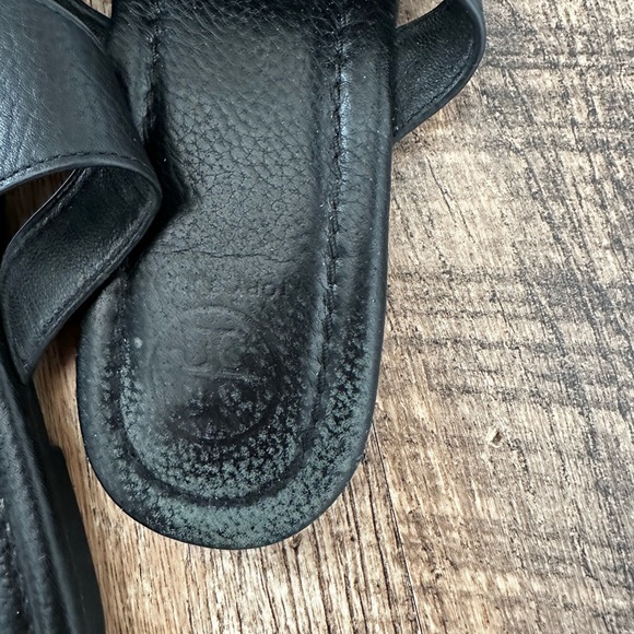 Tory Burch Jolie Black Gold T Logo Flats Sz 9 - Picture 2 of 8